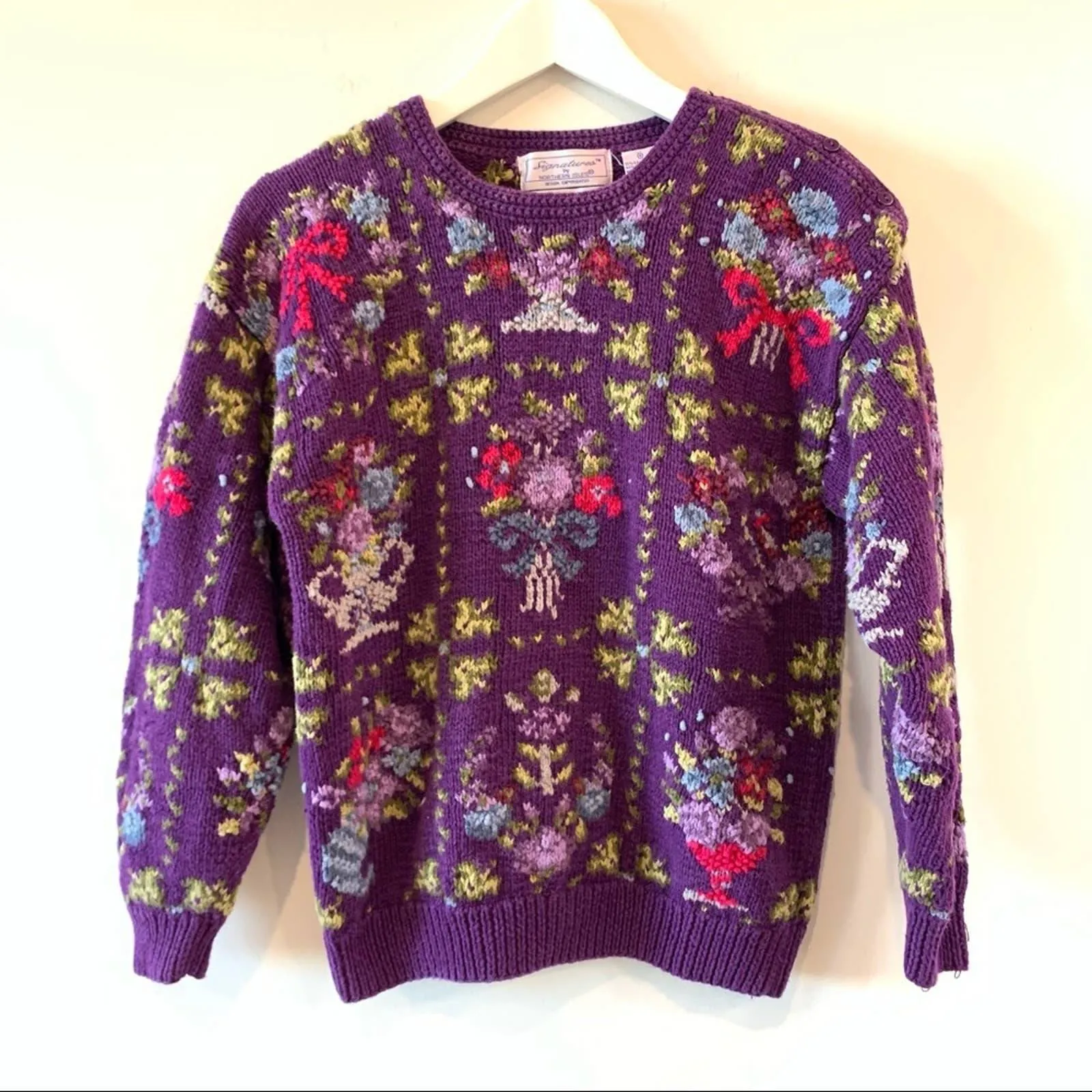 80s Signatures by Northern Isles Hand Knit Chunky Grandma Sweater Bows