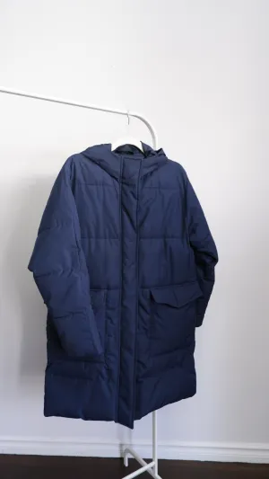 Everlane The ReNew Long Puffer in True Navy - M