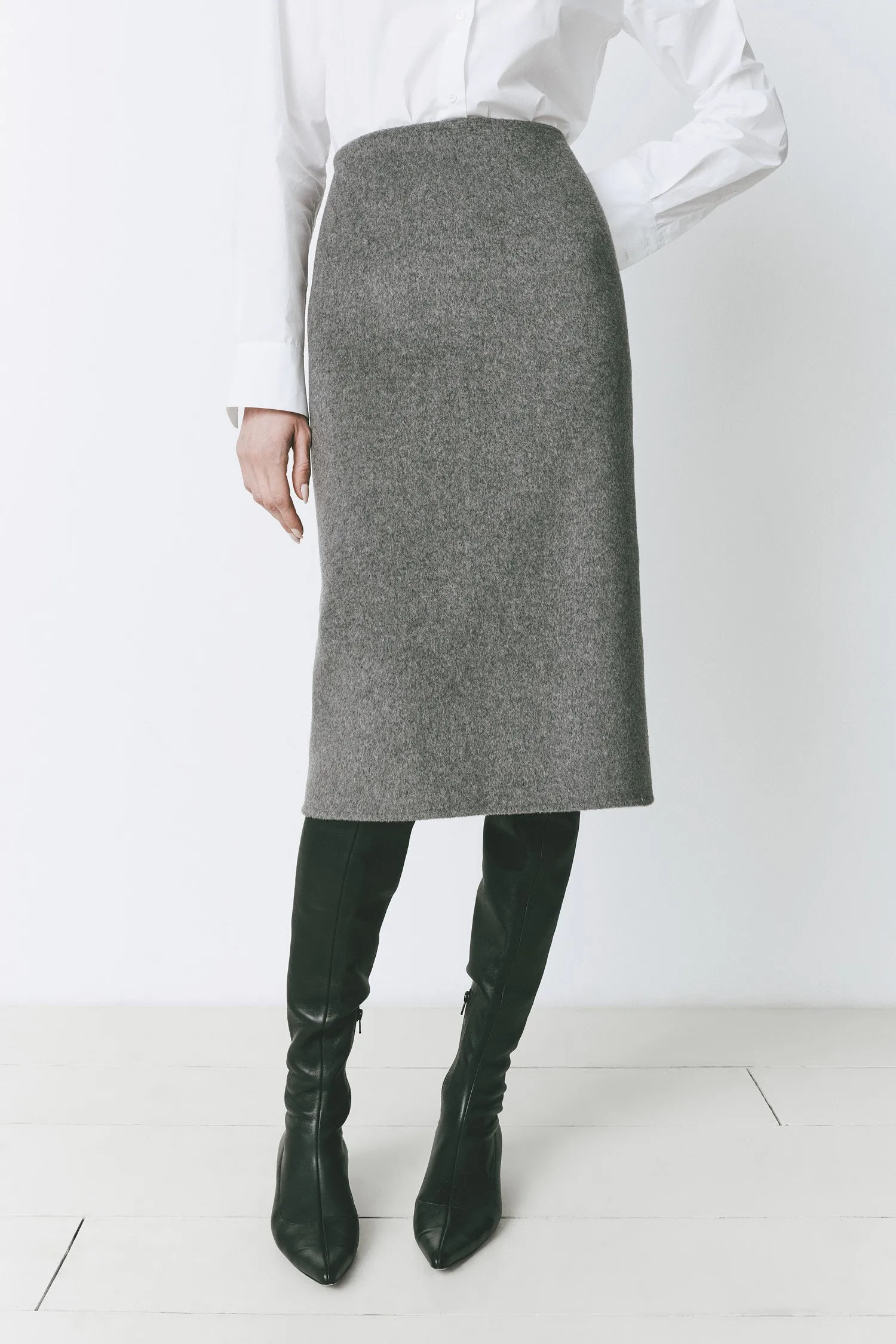 Le Marais Slit Back Skirt