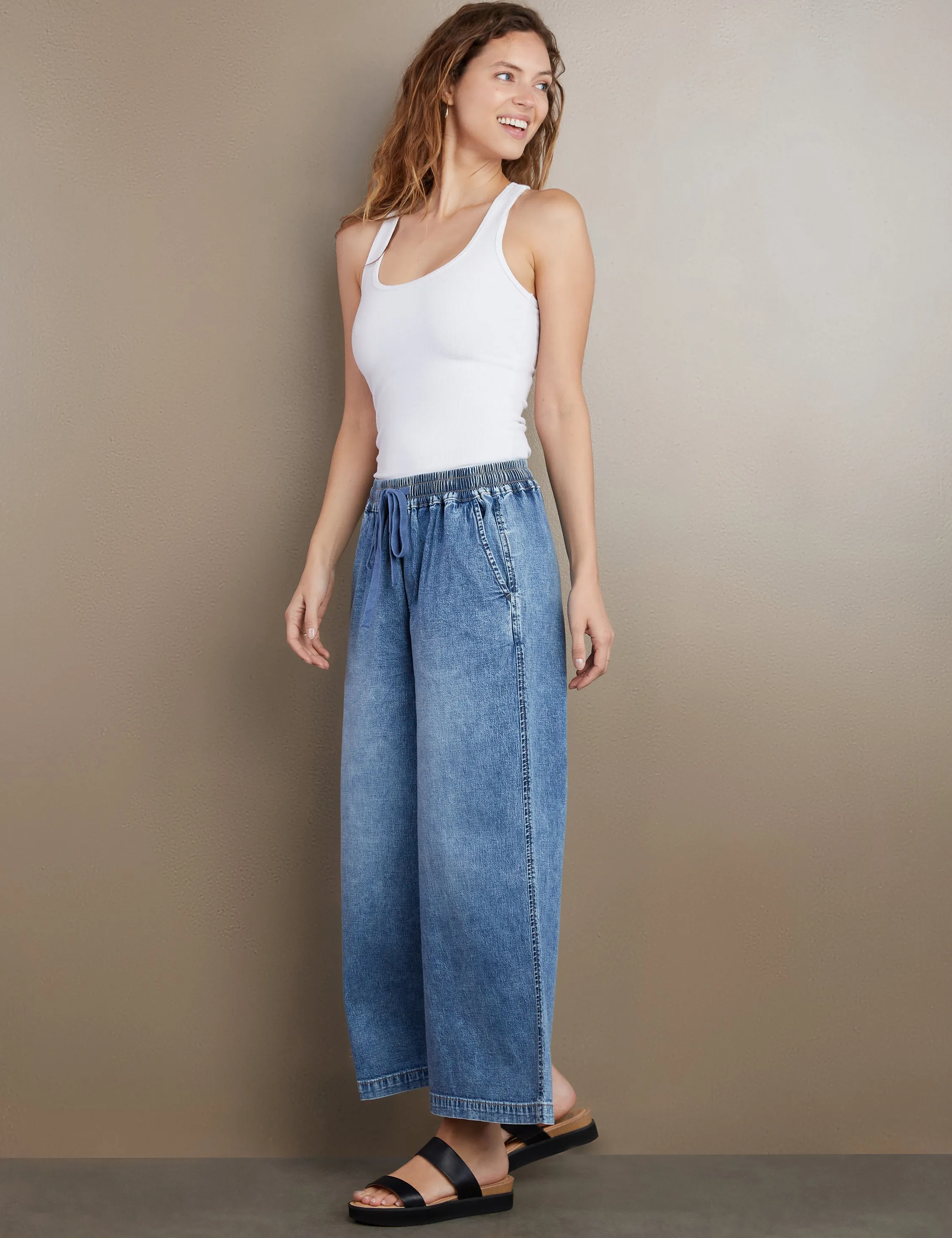 Pull on Denim Cropped Wide Leg Jeans